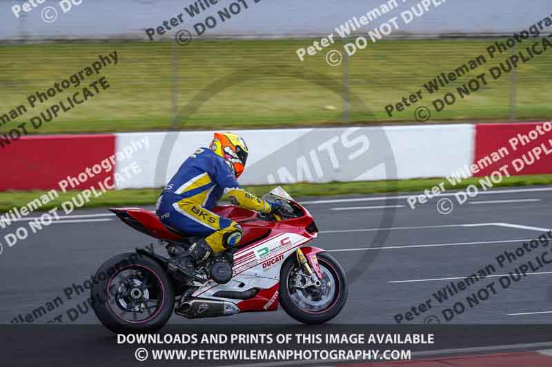 donington no limits trackday;donington park photographs;donington trackday photographs;no limits trackdays;peter wileman photography;trackday digital images;trackday photos
